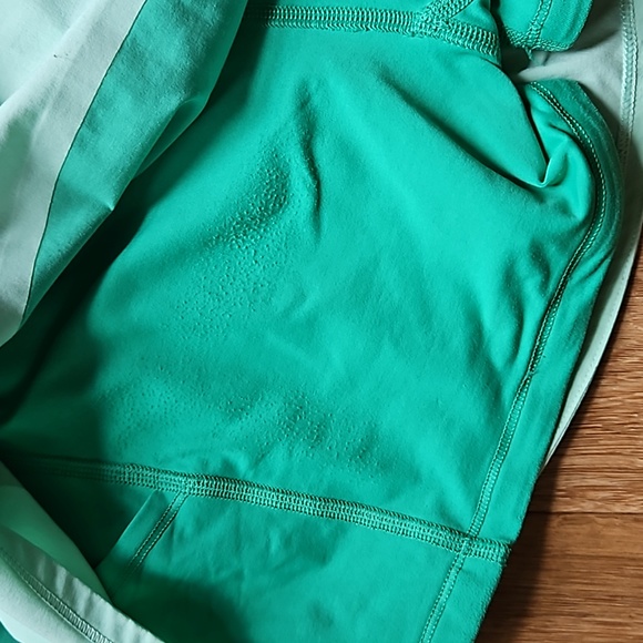 Lululemon skirt - Picture 2 of 9